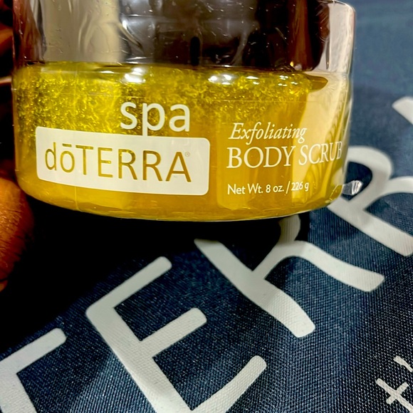 Exfoliating Body Scrub 8oz New - Picture 1 of 1